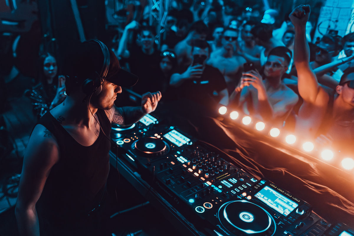 Loading... just a sec